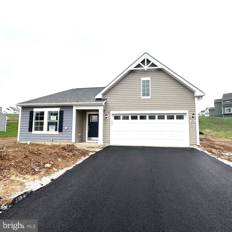 205 PHEASANT RIDGE RD, Hanover, PA 17331