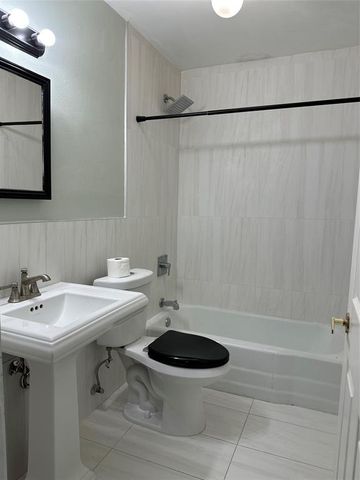 1504 Braes Ridge DR B, Austin, TX 78723