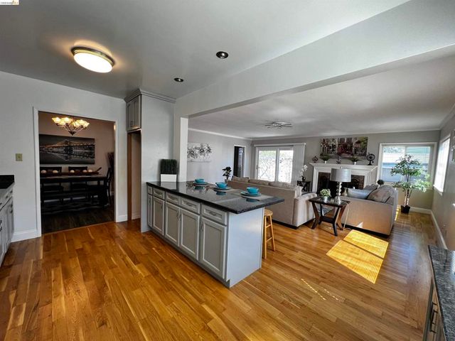 2119 Lincoln Ave, Richmond, CA 94801