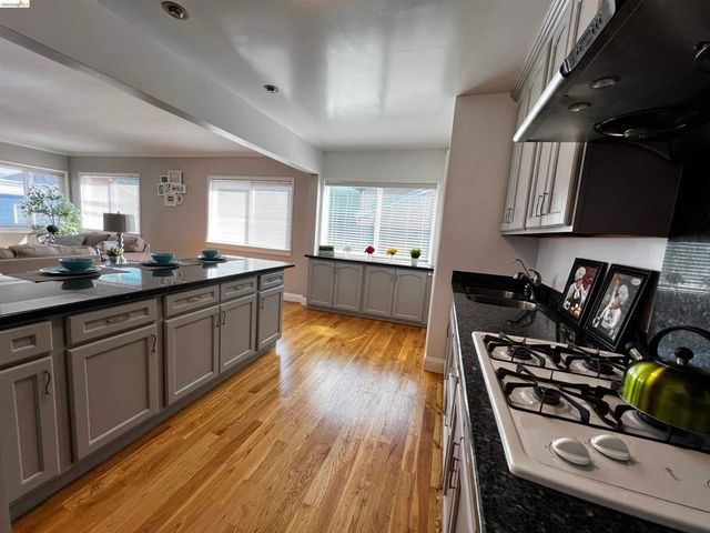 2119 Lincoln Ave, Richmond, CA 94801