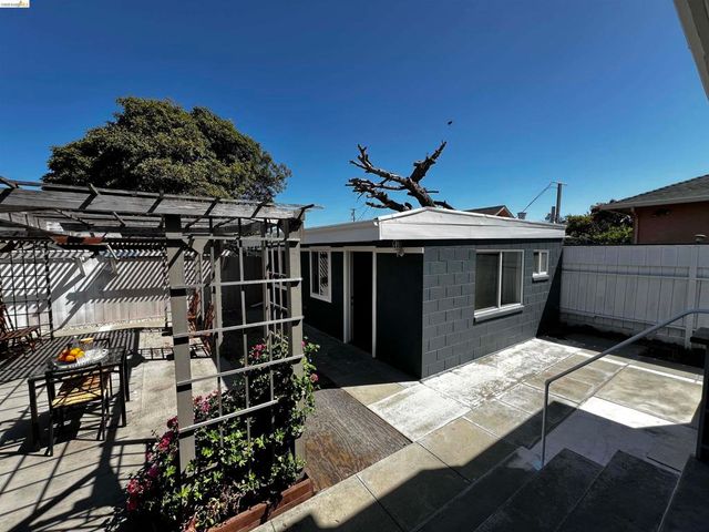 2119 Lincoln Ave, Richmond, CA 94801