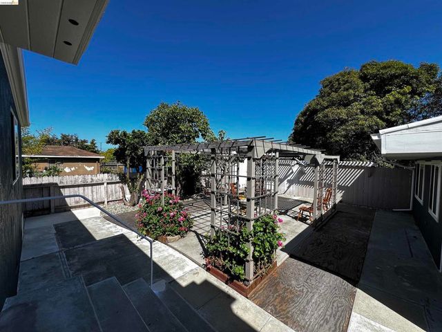 2119 Lincoln Ave, Richmond, CA 94801