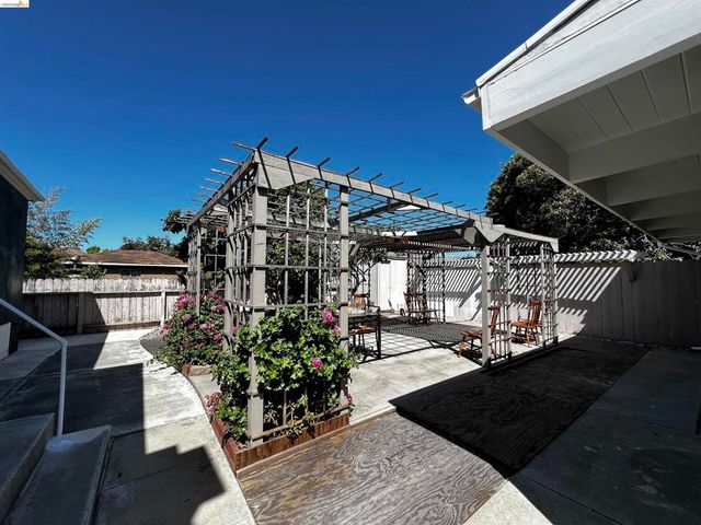 2119 Lincoln Ave, Richmond, CA 94801