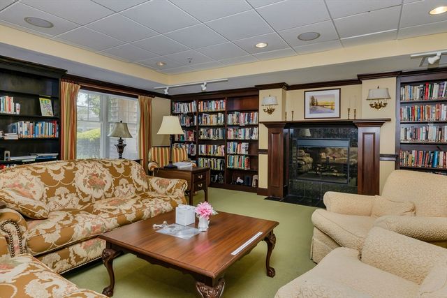 110 Dillingham Ave 212, Falmouth, MA 02540