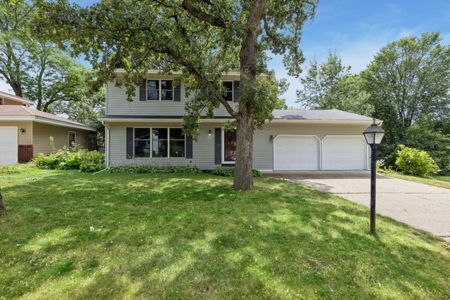7117 Steepleview Road, Woodbury, MN 55125