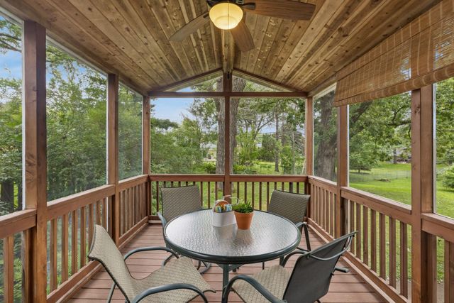 7117 Steepleview Road, Woodbury, MN 55125