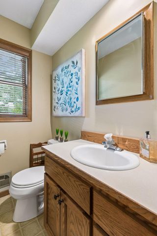 7117 Steepleview Road, Woodbury, MN 55125