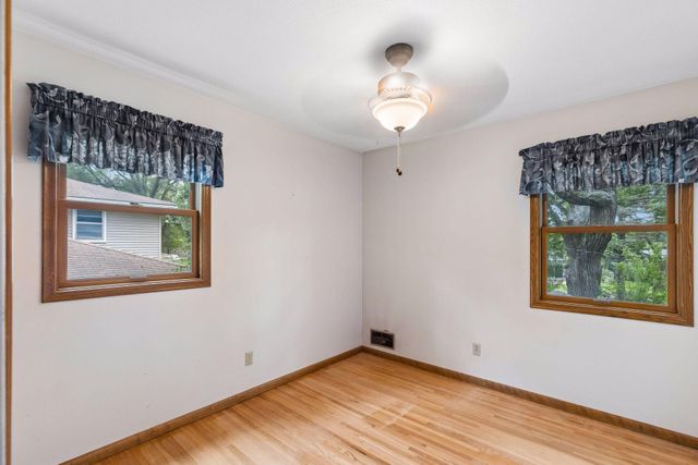 7117 Steepleview Road, Woodbury, MN 55125