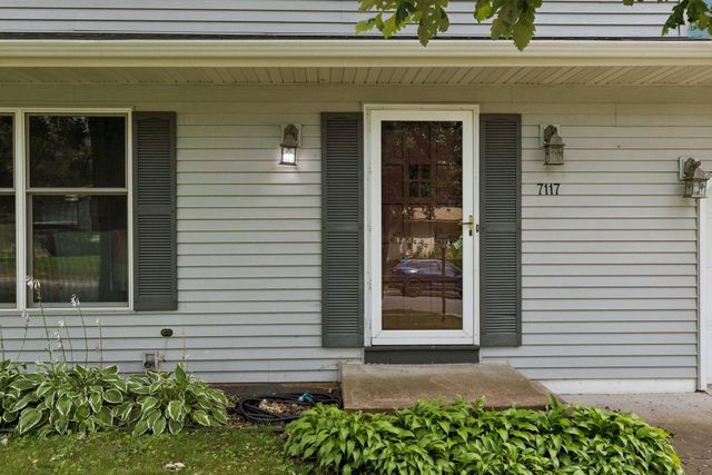 7117 Steepleview Road, Woodbury, MN 55125