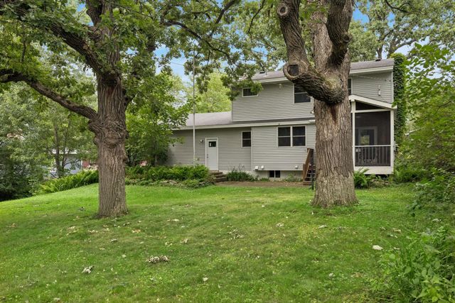 7117 Steepleview Road, Woodbury, MN 55125