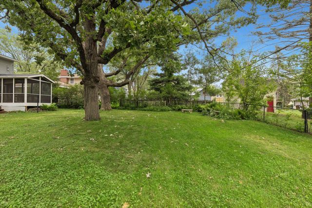7117 Steepleview Road, Woodbury, MN 55125
