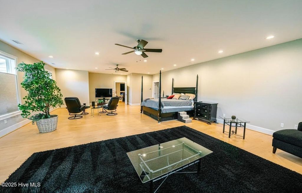 Image 29 of property listing at 518 Edwards Road, Jacksonville, NC 28540