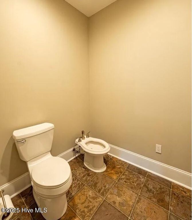 Image 34 of property listing at 518 Edwards Road, Jacksonville, NC 28540