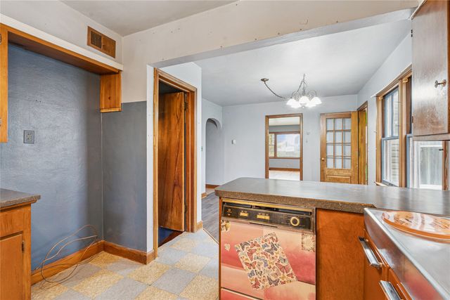 1495 Hickory Avenue, New Sharon, IA 50207