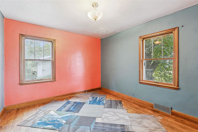 1495 Hickory Avenue, New Sharon, IA 50207