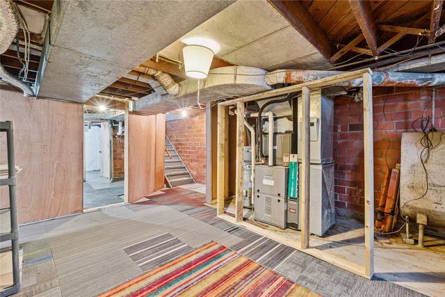 1495 Hickory Avenue, New Sharon, IA 50207