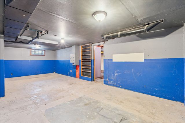 1495 Hickory Avenue, New Sharon, IA 50207