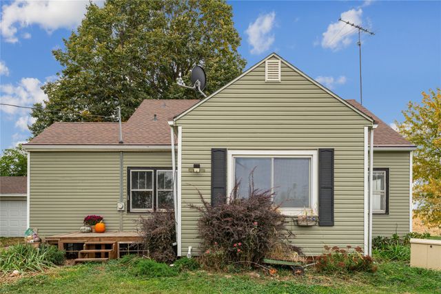 1495 Hickory Avenue, New Sharon, IA 50207