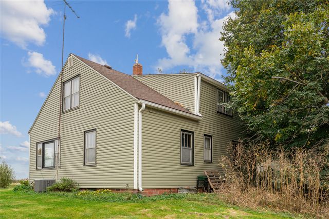 1495 Hickory Avenue, New Sharon, IA 50207