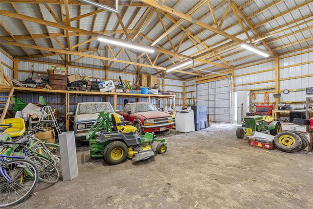 1495 Hickory Avenue, New Sharon, IA 50207