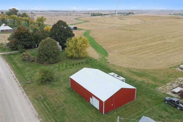 1495 Hickory Avenue, New Sharon, IA 50207