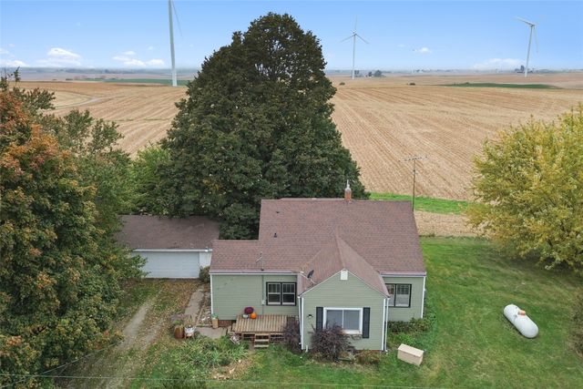 1495 Hickory Avenue, New Sharon, IA 50207