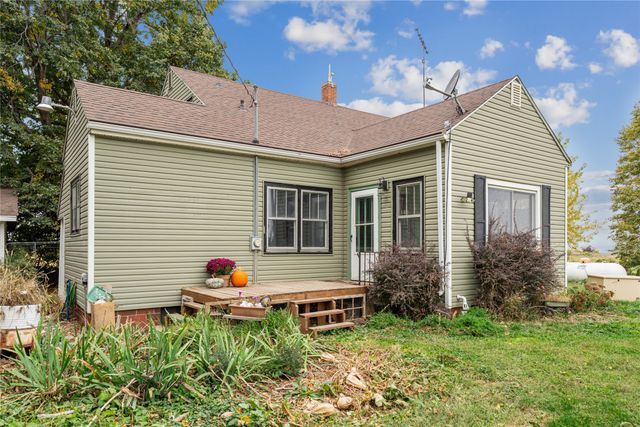 1495 Hickory Avenue, New Sharon, IA 50207