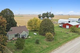 1495 Hickory Avenue, New Sharon, IA 50207