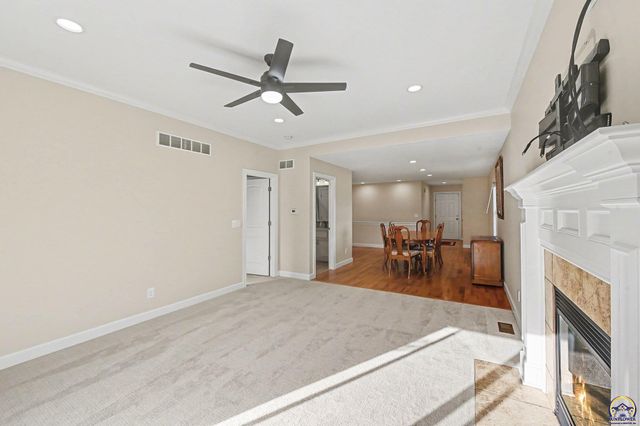 1020 Red Oaks PL, Topeka, KS 66615