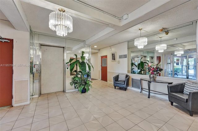 8260 SW 24th St 6210, North Lauderdale, FL 33068