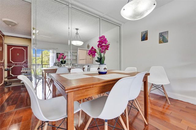 8260 SW 24th St 6210, North Lauderdale, FL 33068