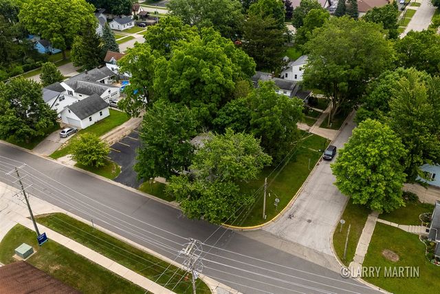 224 S Weaver Avenue, Fremont, MI 49412