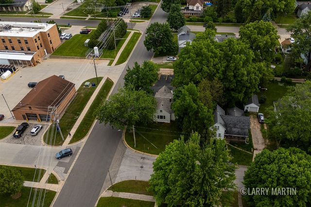 224 S Weaver Avenue, Fremont, MI 49412