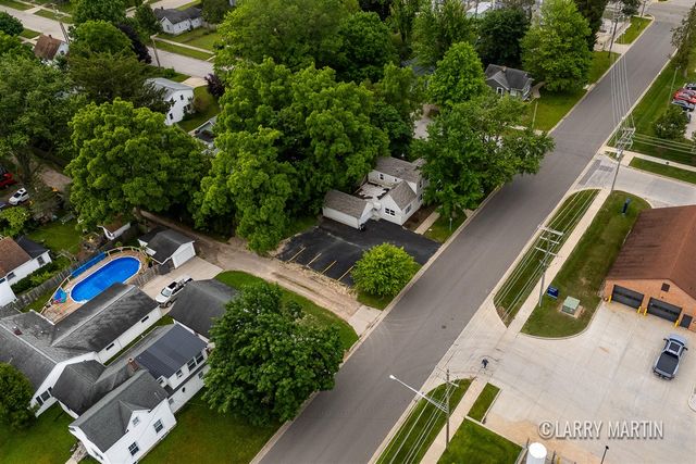 224 S Weaver Avenue, Fremont, MI 49412