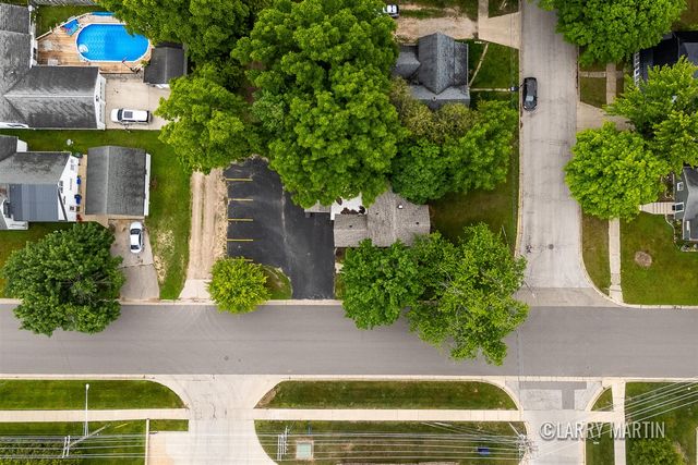 224 S Weaver Avenue, Fremont, MI 49412