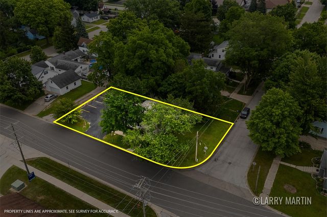 224 S Weaver Avenue, Fremont, MI 49412
