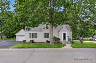 224 S Weaver Avenue, Fremont, MI 49412
