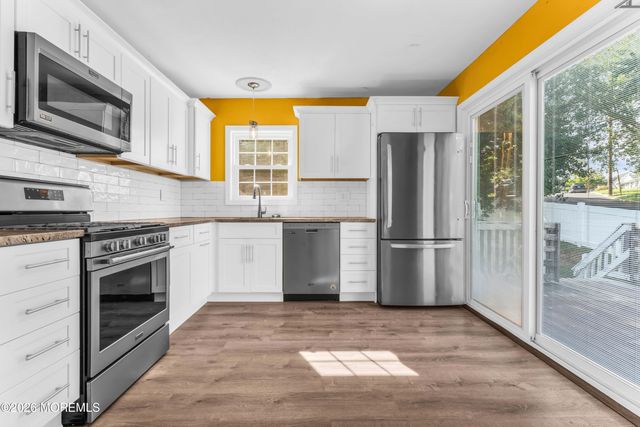 398 Riverdale Drive, Aberdeen, NJ 07735