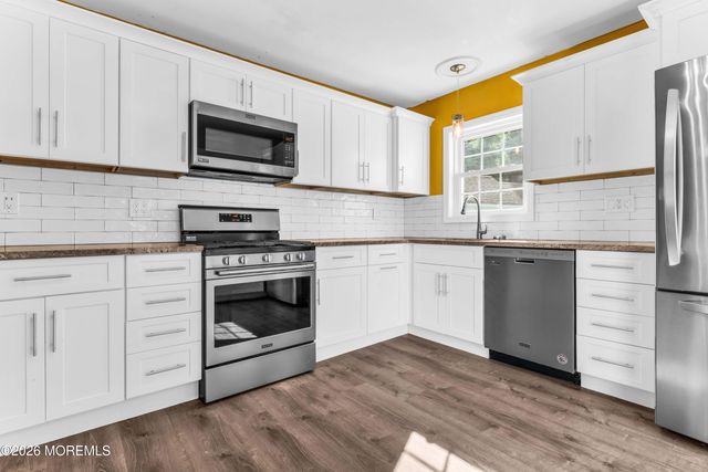 398 Riverdale Drive, Aberdeen, NJ 07735