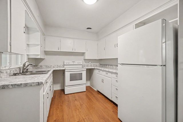 521 Hutchinson Street, Kalamazoo, MI 49008