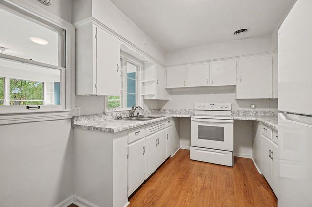 521 Hutchinson Street, Kalamazoo, MI 49008