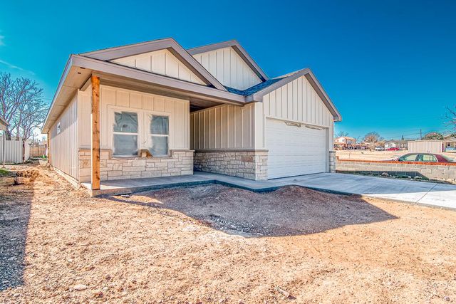 502 E 12th St, Big Spring, TX 79720