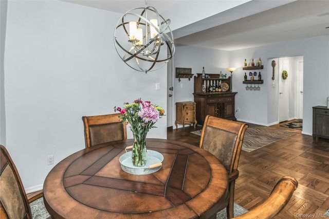 200 Atlantic Avenue 123, Lynbrook, NY 11563