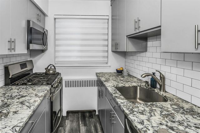 200 Atlantic Avenue 123, Lynbrook, NY 11563