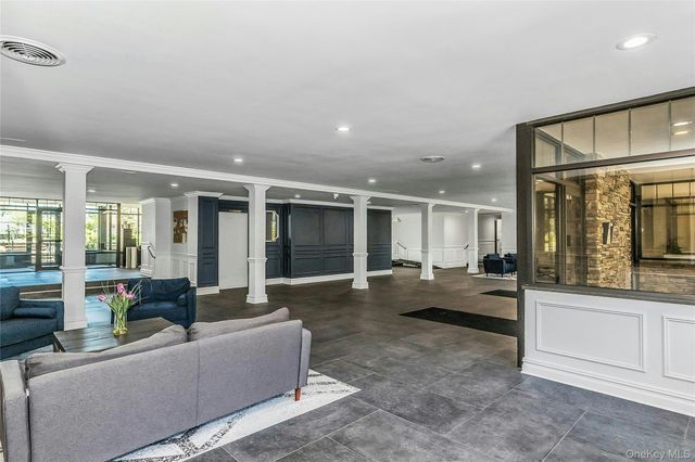 200 Atlantic Avenue 123, Lynbrook, NY 11563