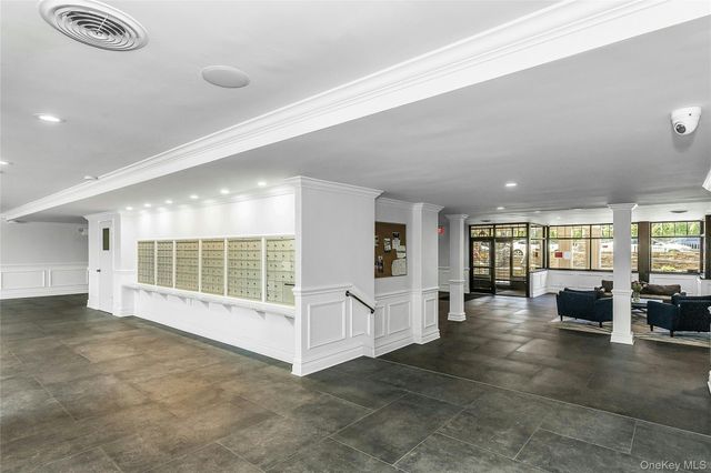 200 Atlantic Avenue 123, Lynbrook, NY 11563