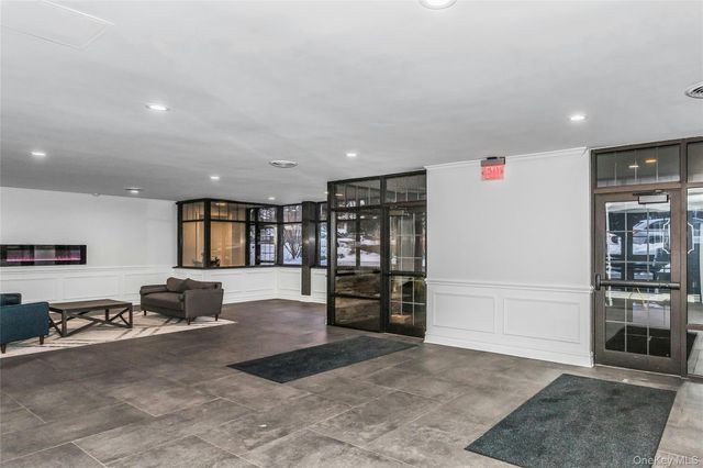 200 Atlantic Avenue 123, Lynbrook, NY 11563