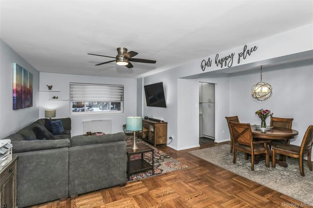 200 Atlantic Avenue 123, Lynbrook, NY 11563