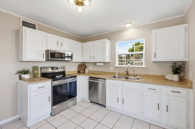 205 Callender Drive, Fort Worth, TX 76108