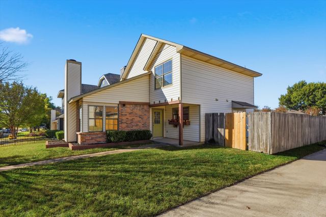 205 Callender Drive, Fort Worth, TX 76108